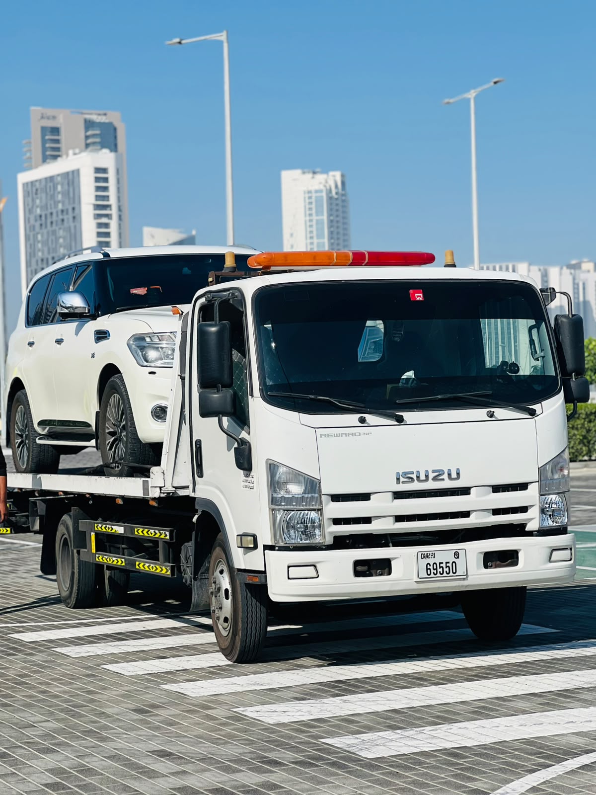 Accident car recovery and towing service Abu Dhabi